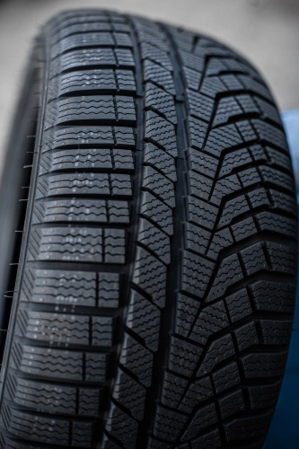 фото протектора и шины Ice Blazer Alpine EVO1 Шина Sailun ICE BLAZER Alpine EVO1 265/65 R17 116H