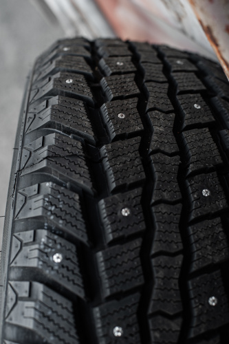 фото протектора и шины Ice Blazer WST2 LT Шина Sailun Ice Blazer WST2 LT 235/60 R18 107T